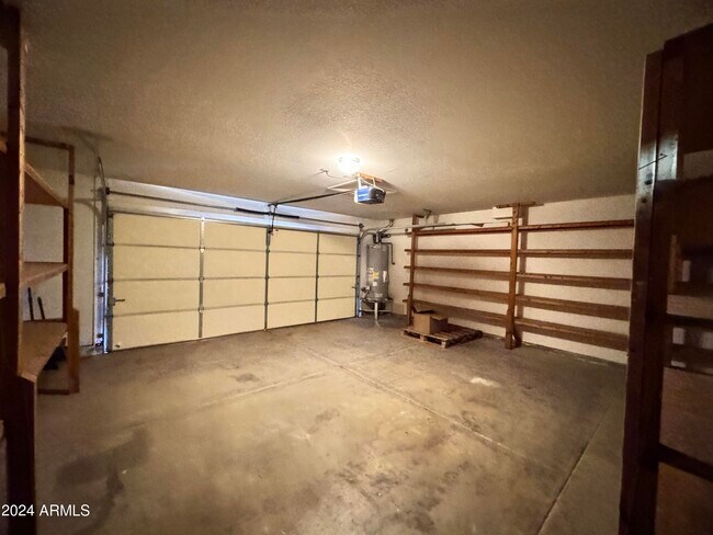Building Photo - 10453 N 76th Dr