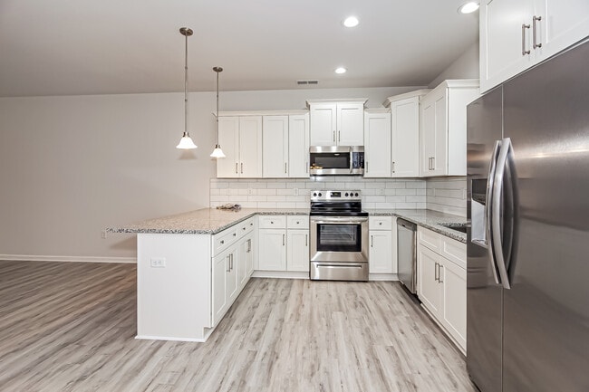 Building Photo - 1115 Rhyne Rd