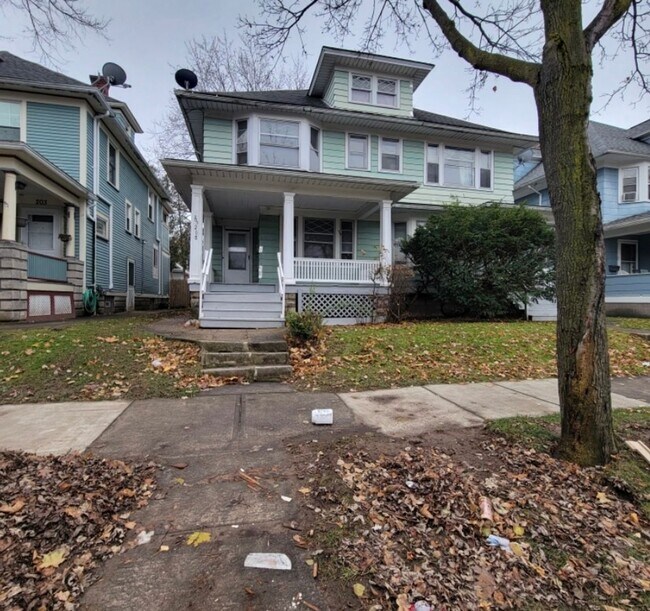 Building Photo - 205-207 Magee Ave