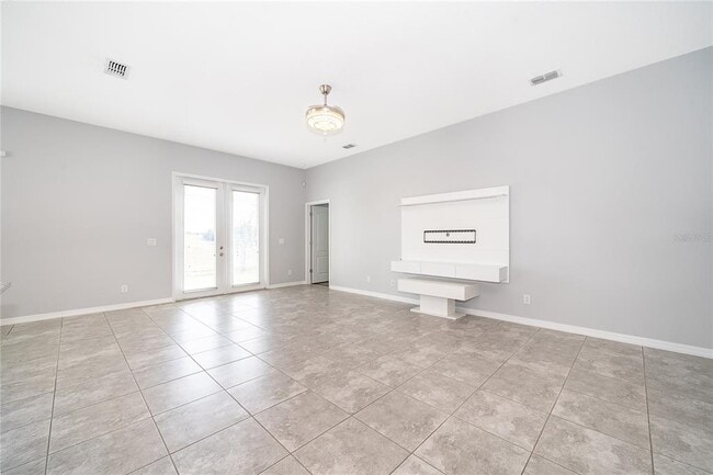 Building Photo - 902 Grand Hilltop Dr