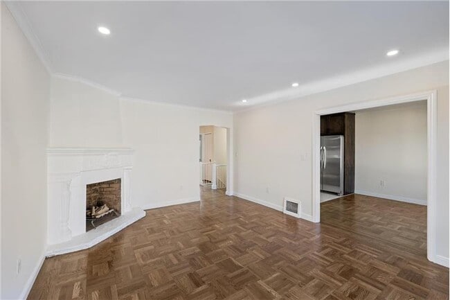 Building Photo - 279 Ramsell St