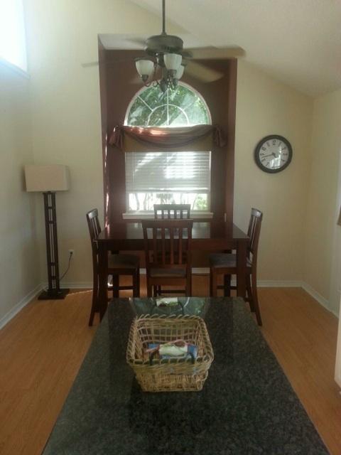 Building Photo - 880 Brande Ct