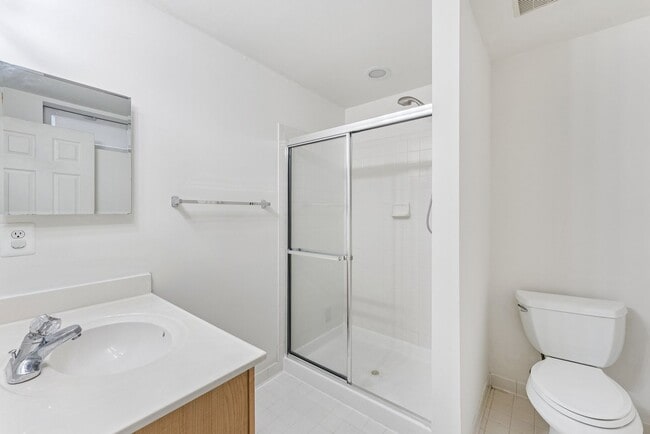Building Photo - 2 BD/ 2BA  Apartment