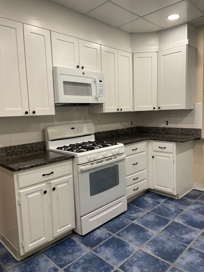 Building Photo - 1416 Riverview Ave