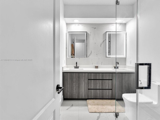 Building Photo - 476 SW 147th Ave