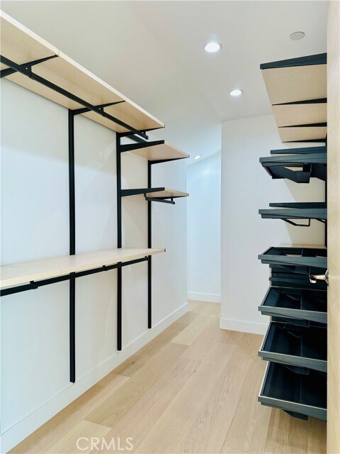 Building Photo - 555 Esplanade