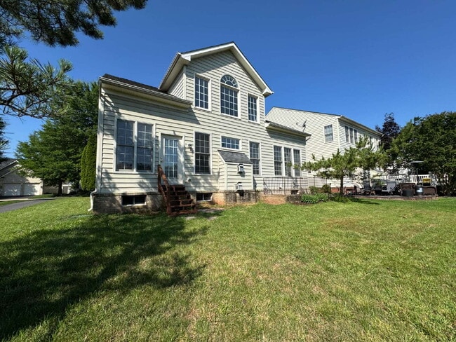 Building Photo - Spacious Elegance in Gated Piedmont!