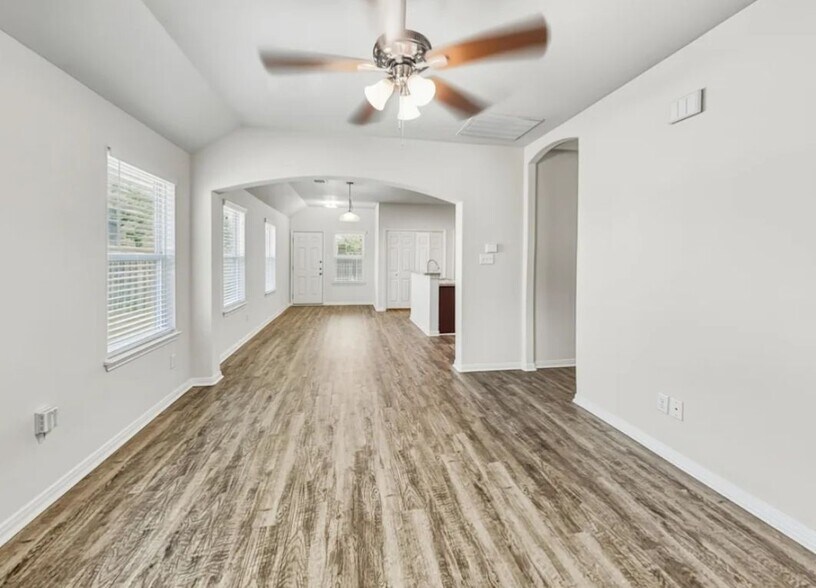 Building Photo - 6107 El Granate Dr