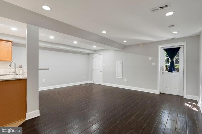Building Photo - 625 Princeton Pl NW