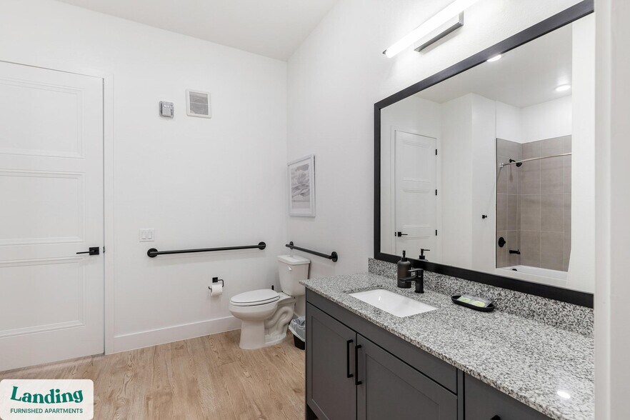 Building Photo - 650 E Sycamore St