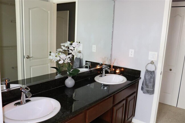 Building Photo - 6000-22 Shepherd Mountain Cove