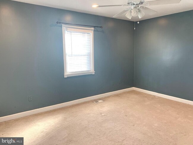 Building Photo - 781 Powhatan Beach Rd