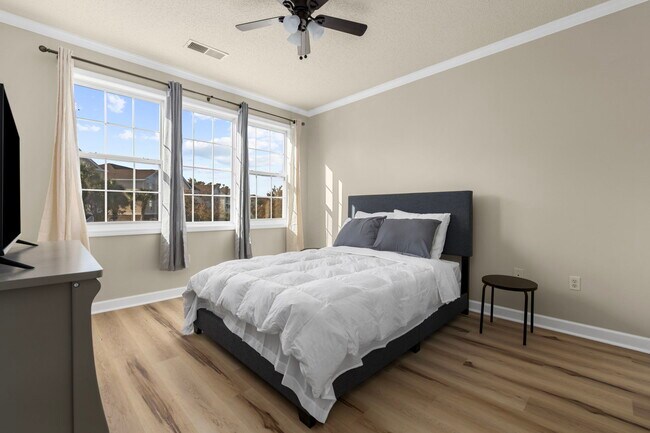 Building Photo - 5751 Oyster Catcher Dr