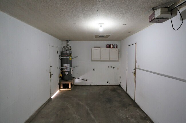 Building Photo - Great home on a cul de sac