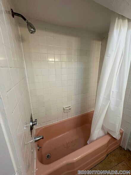 Building Photo - 119 Sutherland Rd