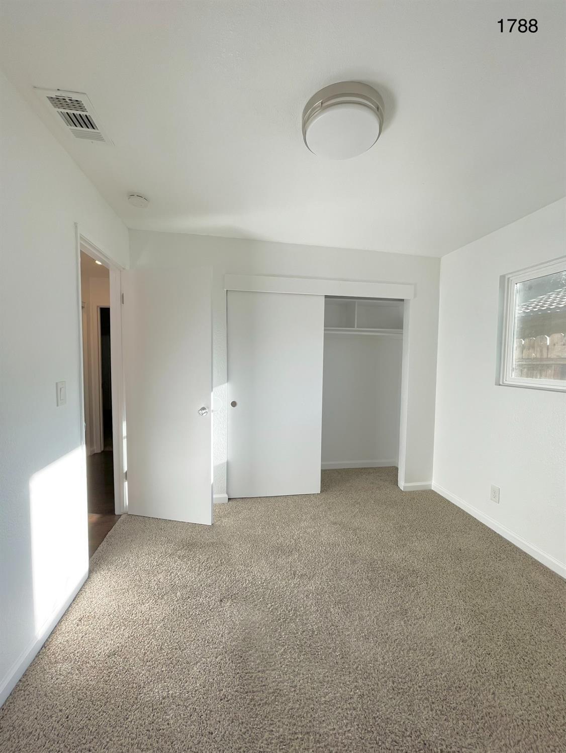 Building Photo - 1788 Long Barn Way