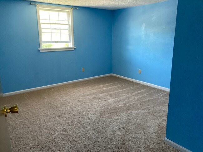 Building Photo - 221 S James St