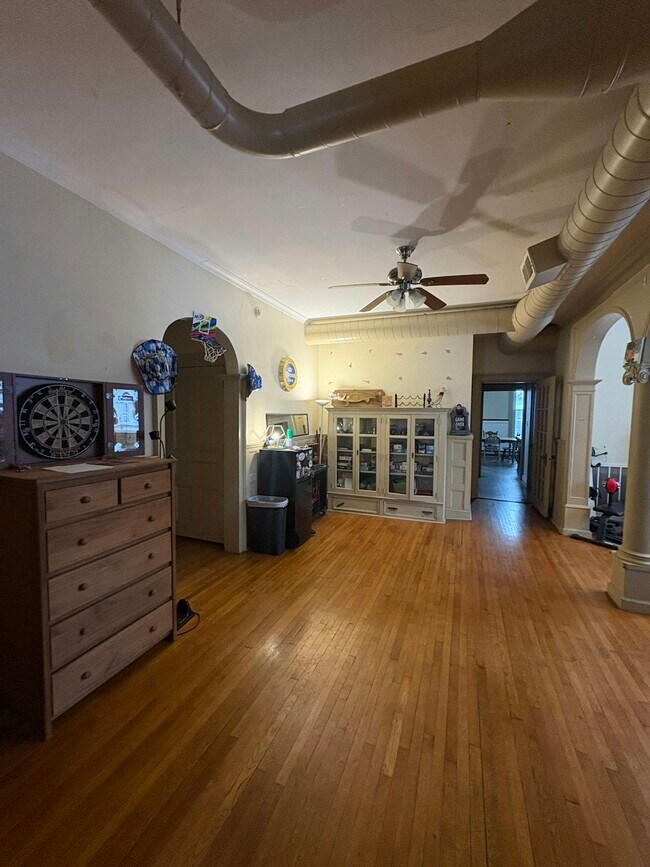 Building Photo - 509 Monroe Ave