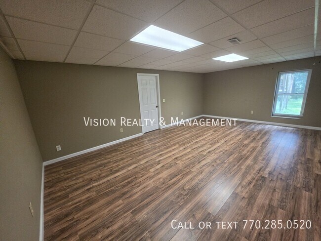 Building Photo - 985 S Lassetter Cir