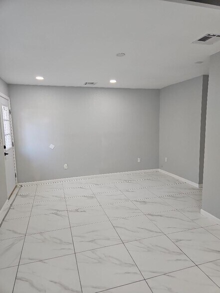 Building Photo - 42740 Clifford St