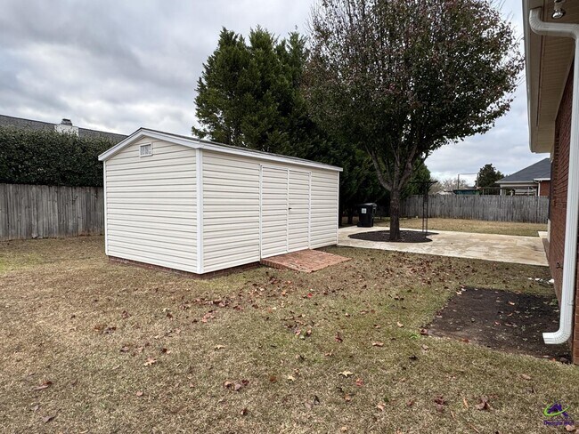 Building Photo - 106 Daventry Ln