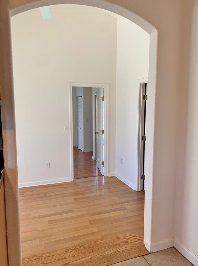 Building Photo - Charming 3 Bedroom Home in Hollister