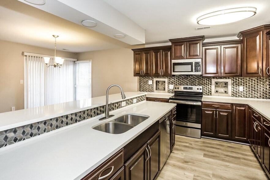 Building Photo - 7825 Elm Tree Ln