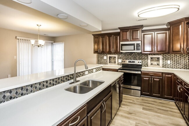 Building Photo - 7825 Elm Tree Ln