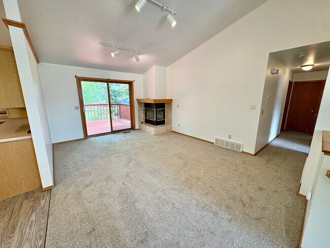 Building Photo - 2905 High Park Dr