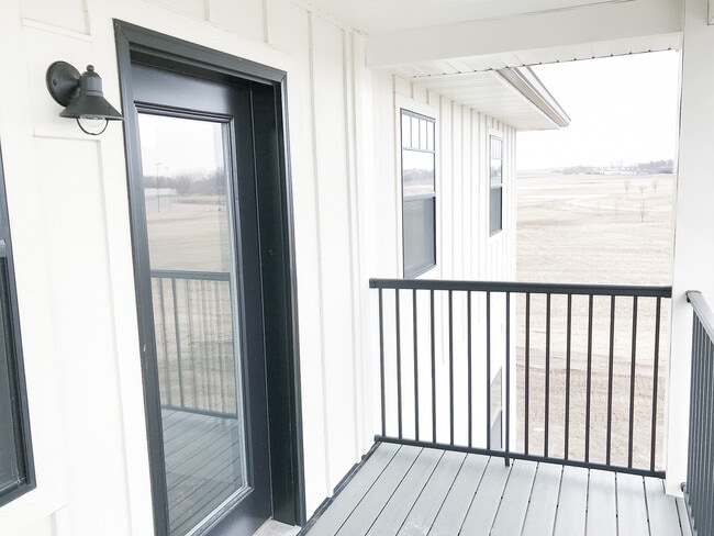 Building Photo - 1333 Holton Dr