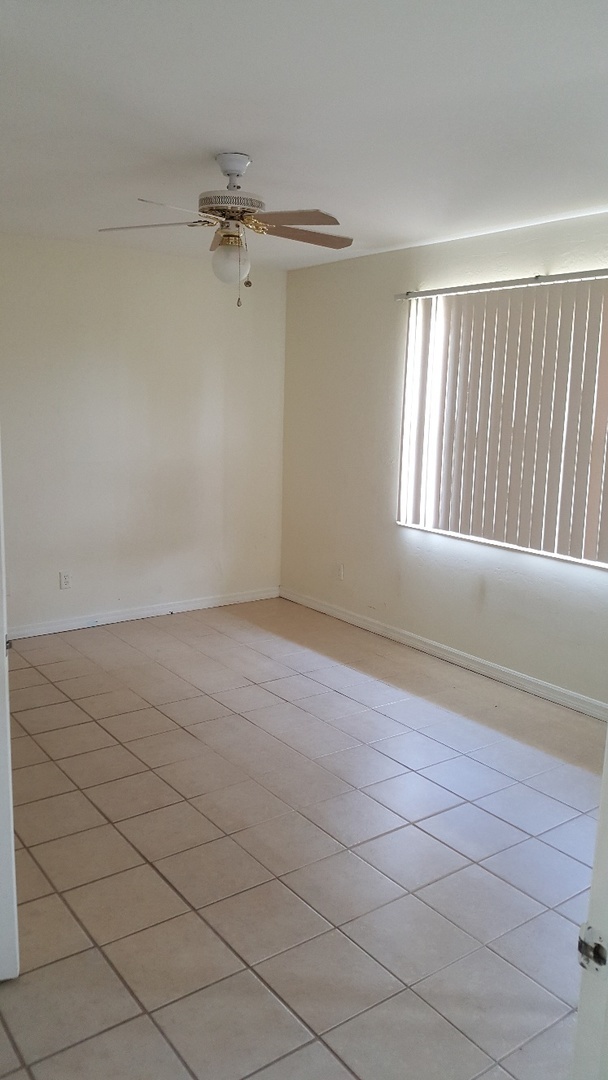 Building Photo - Affordable 3 bedroom 2 bath 1 car garage d...