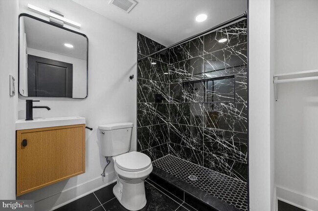 Building Photo - 1911 W Hunting Park Ave