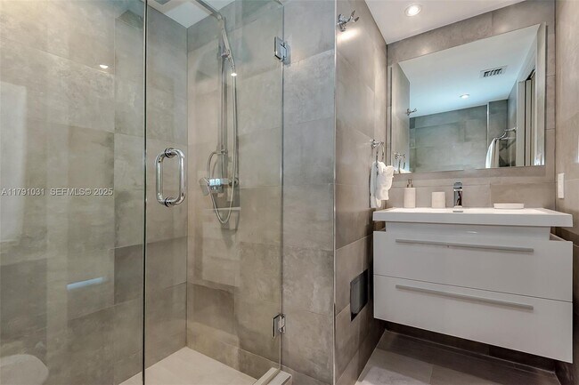 Building Photo - 90 Alton Rd