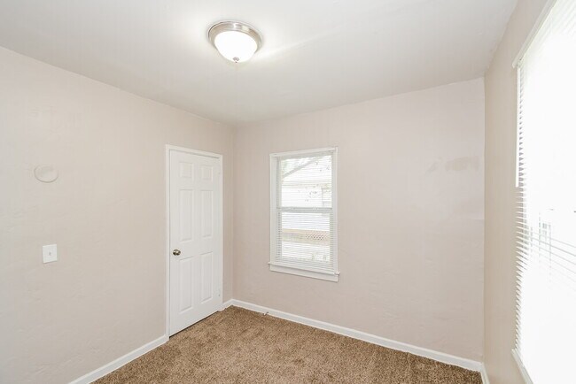 Building Photo - 853 Bunker Hill Blvd