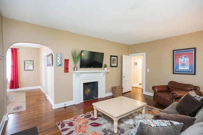 Building Photo - 3204 Wingate Ave