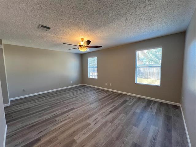 Building Photo - 8504 Seven Oaks Ln