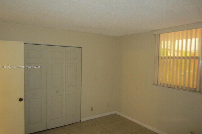 Building Photo - 406 NW 68th Ave