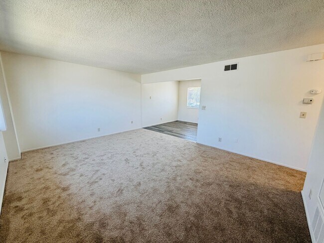Building Photo - 203 W Benjamin Holt Dr