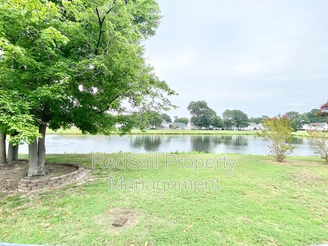 Building Photo - 913 Foxboro Dr