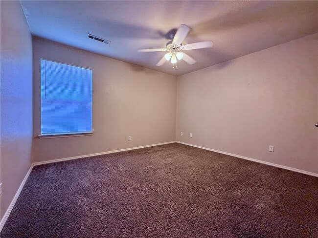 Building Photo - 3104 SW Deerfield Blvd