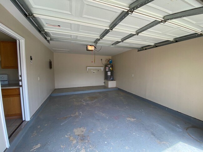Building Photo - 9647 Kennebec Way