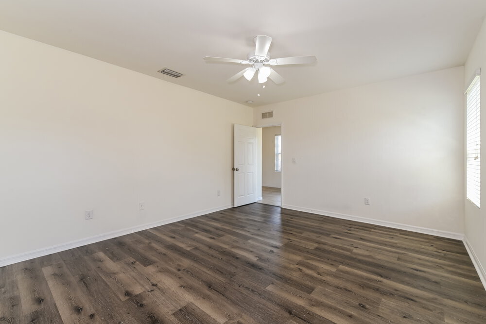 Building Photo - 2605 SE 4th Ave