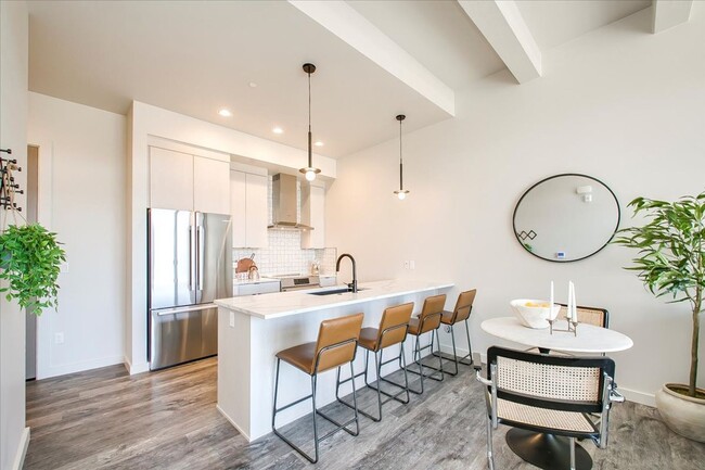 Building Photo - Absolutely! This home offers the perfect blend of luxury, convenience, and comfort.