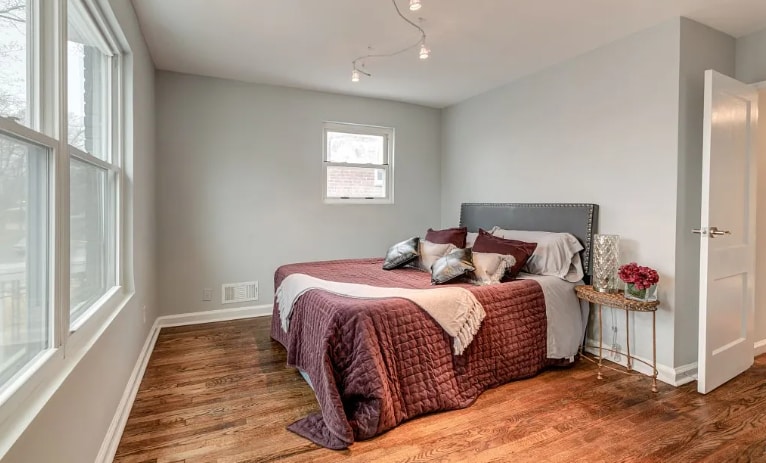 Building Photo - 726 Crittenden St NE