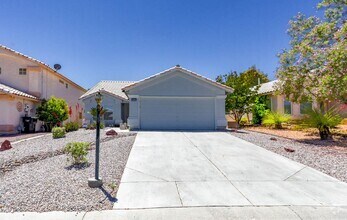 Building Photo - Los Prados Golf Community Single Story Home