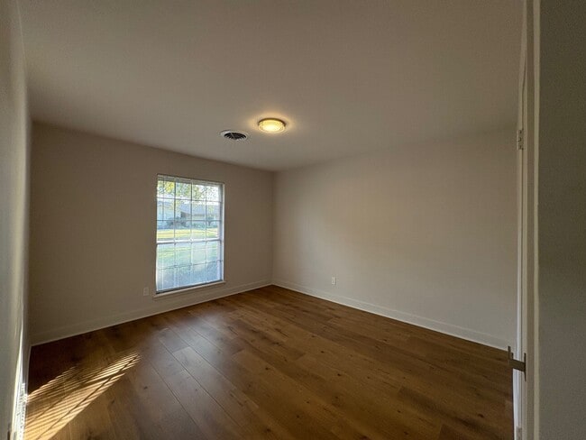 Building Photo - 5822 Yarwell Dr