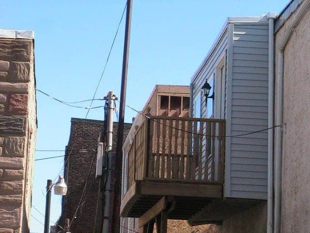 Building Photo - 2302 E Cabot St
