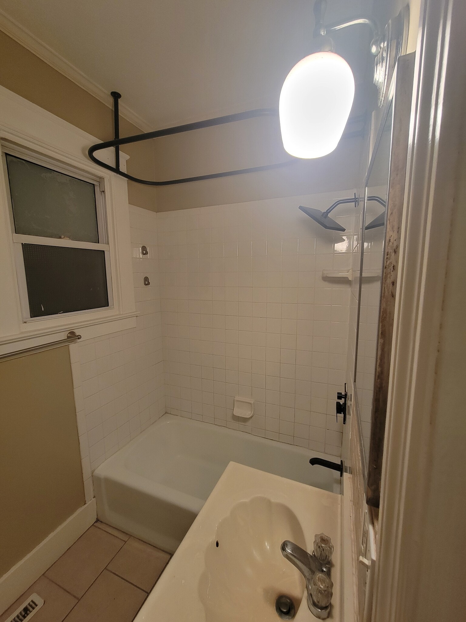 Building Photo - 3605 Hydes Ferry Rd