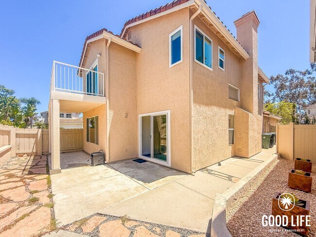 Building Photo - Spacious 3BD/2.5 BA Home in Scripps Ranch with Pool, Private Balcony & In-Unit Laundry