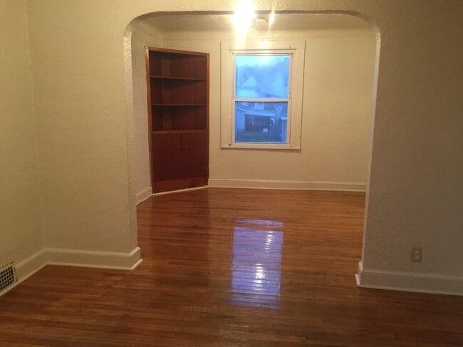 Primary Photo - 901 Bingham Ave